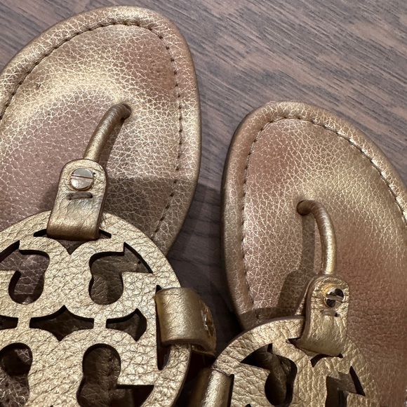 Tory Burch metallic gold flat sandal - Picture 5 of 6